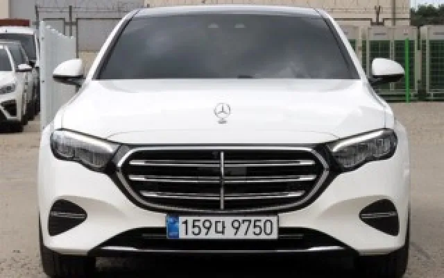 인천믿을수있는중고차매매사이트 E-클래스 W214 E220d 4MATIC 매물 사진 2 - 2026/02 7,668km